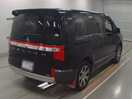 Mitsubishi Delica D:5