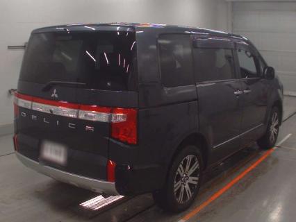 Mitsubishi Delica D:5