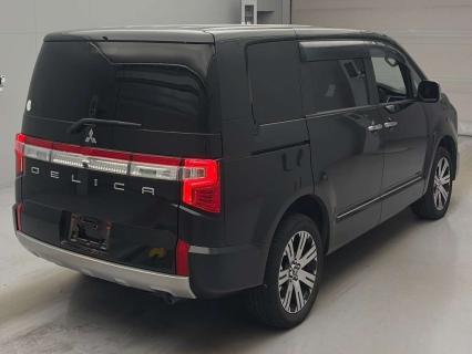Mitsubishi Delica D:5